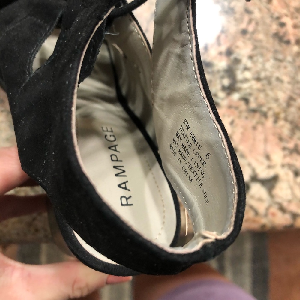 Women’s Rampage Booties - Picture 2 of 3